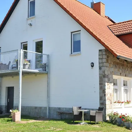 Apartment Reitanlage Bei Altefaehr Rambin